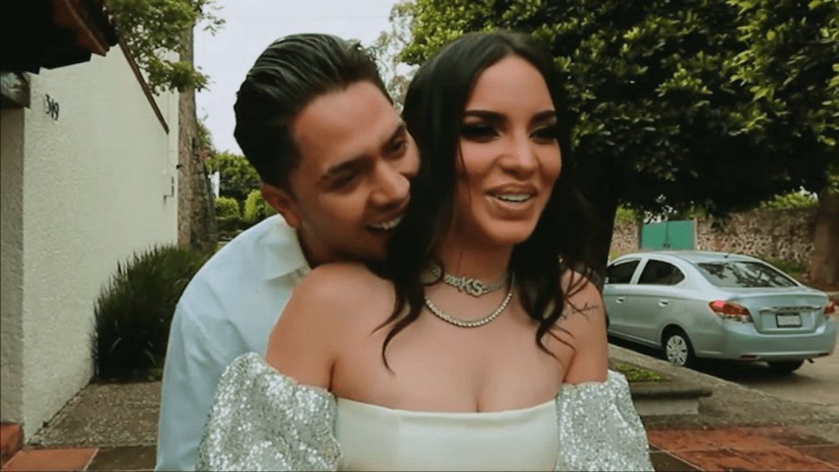 Kimberly Loaiza abusó del Photoshop el día de su boda Kimberly Loaiza abusó del Photoshop el día de su boda