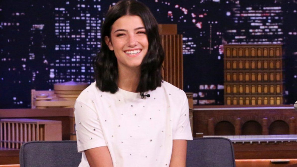 Charli DAmelio mostró algunos de los mensajes que ha recibido. | Foto: revistavanityfair.es