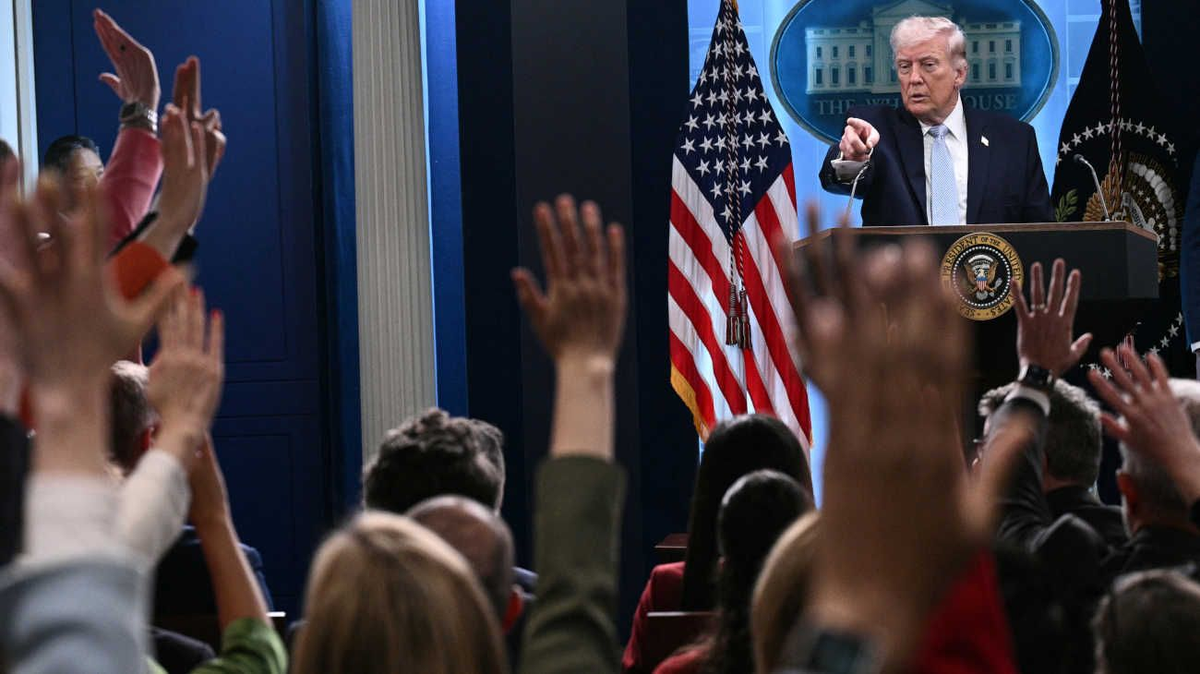 Trump posterga la disputa por Ormuz y descarta destruir uranio iraní