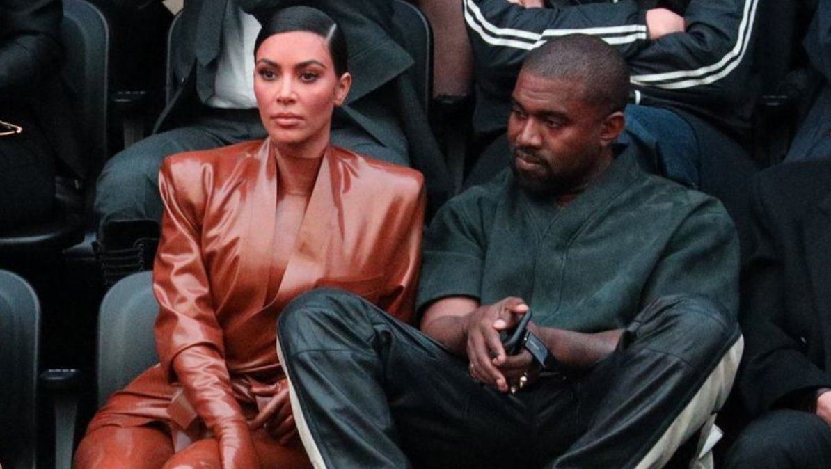 Kanye West tiene que dividir propiedades con Kim Kardashian. | Foto: elpais.com