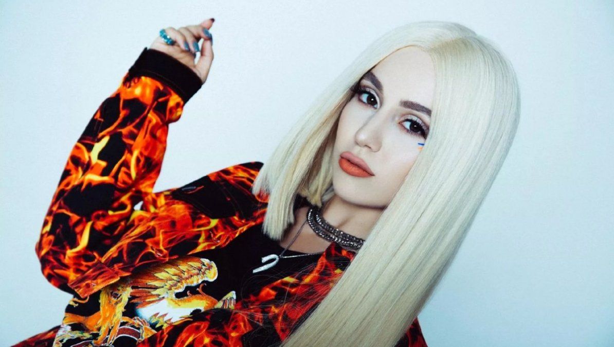 Ava Max ha recibido buenas críticas por la versión acústica de su canción. | Foto: letras.com