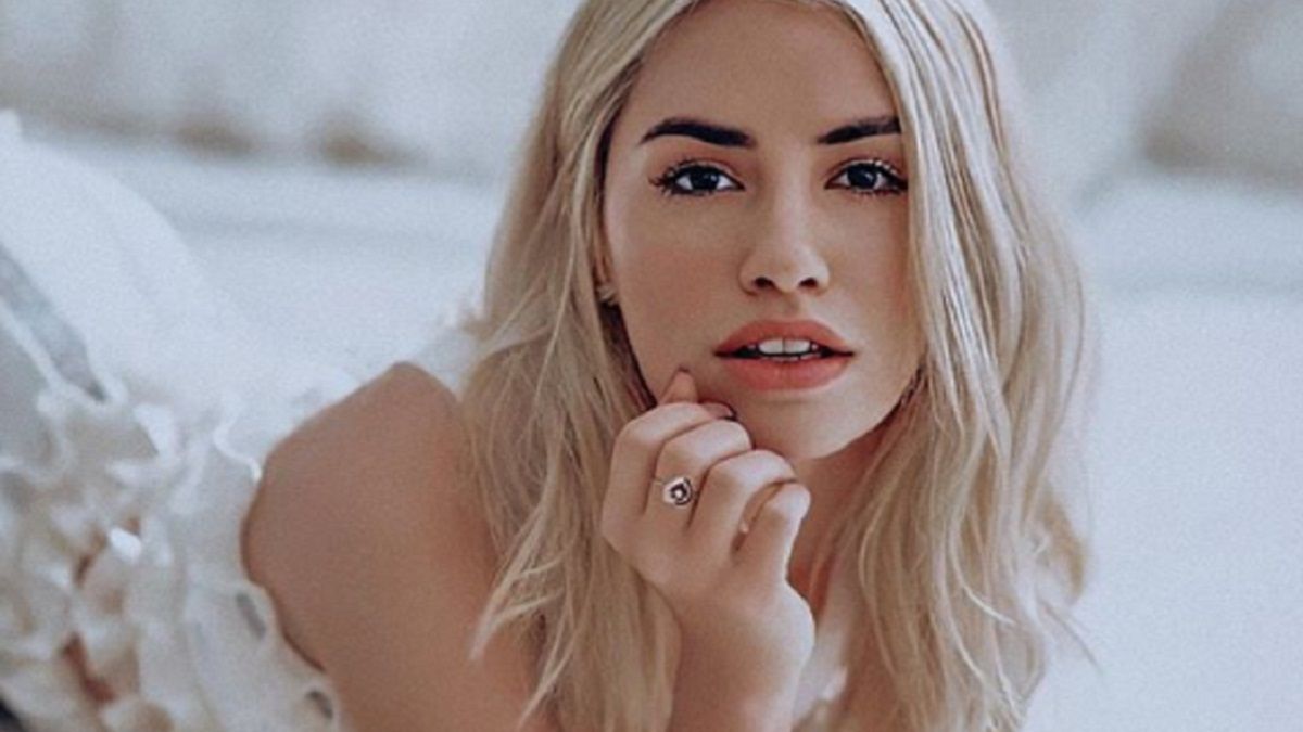 Le advierten a Lali Espósito que debe casarse para tener hijos Le advierten a Lali Espósito que debe casarse para tener hijos