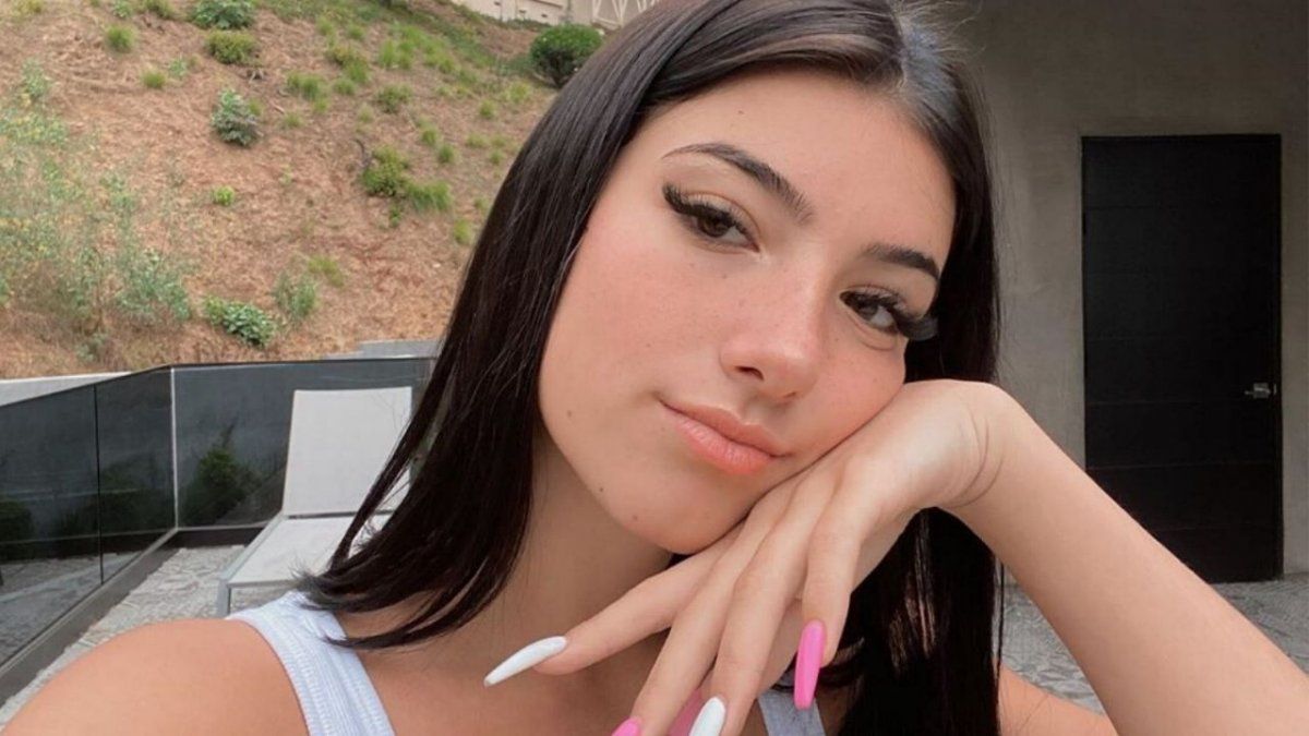 Charli DAmelio tiene 16 años