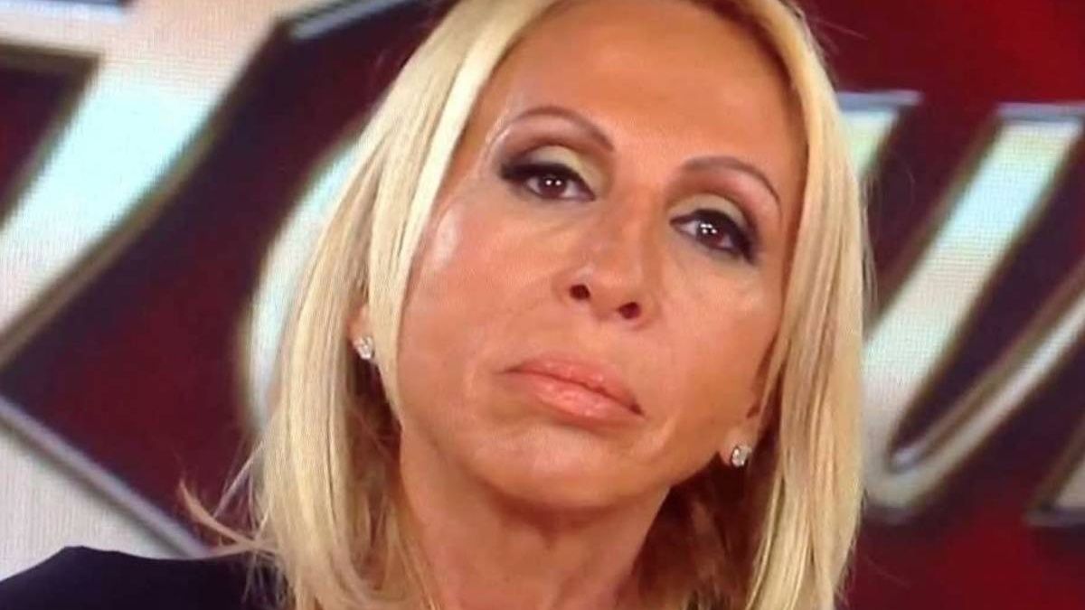 Laura Bozzo usó unas botas Balenciaga que la hicieron lucir como Lady Gaga