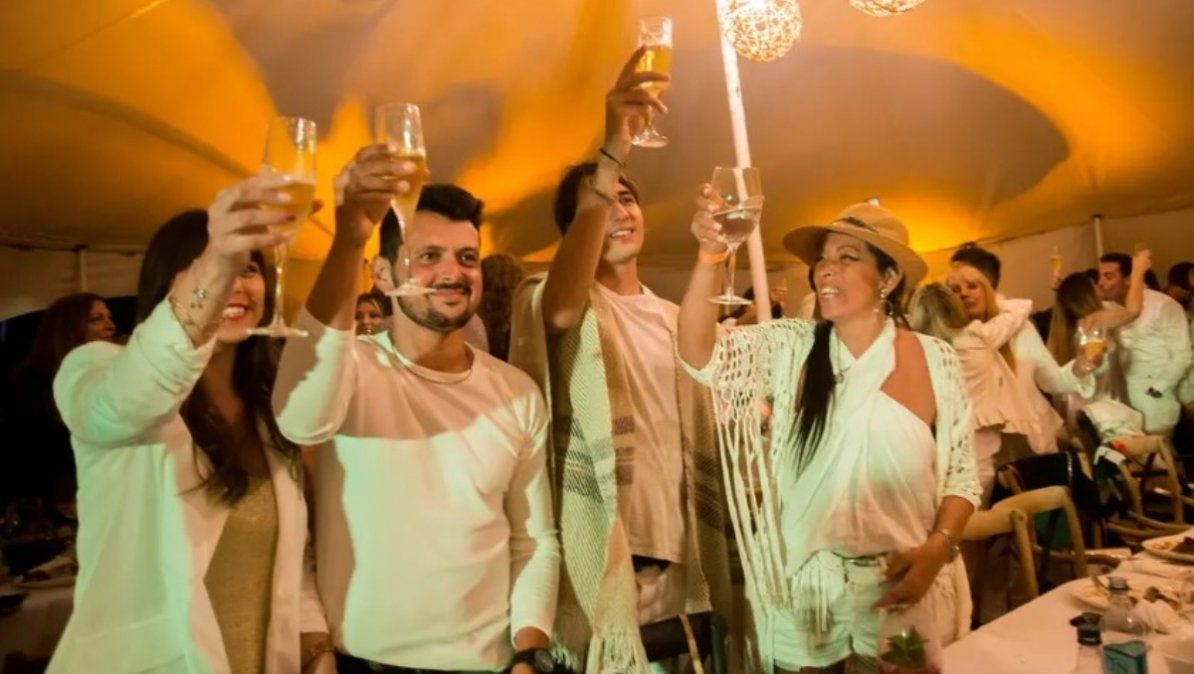 Recibir Año Nuevo vestidos de blanco puede tener muchos beneficios | Foto: Misiones online