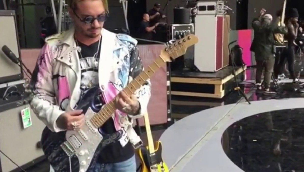 J Balvin tiene a Nirvana como una de sus grandes inspiraciones. | Foto. youtube.com