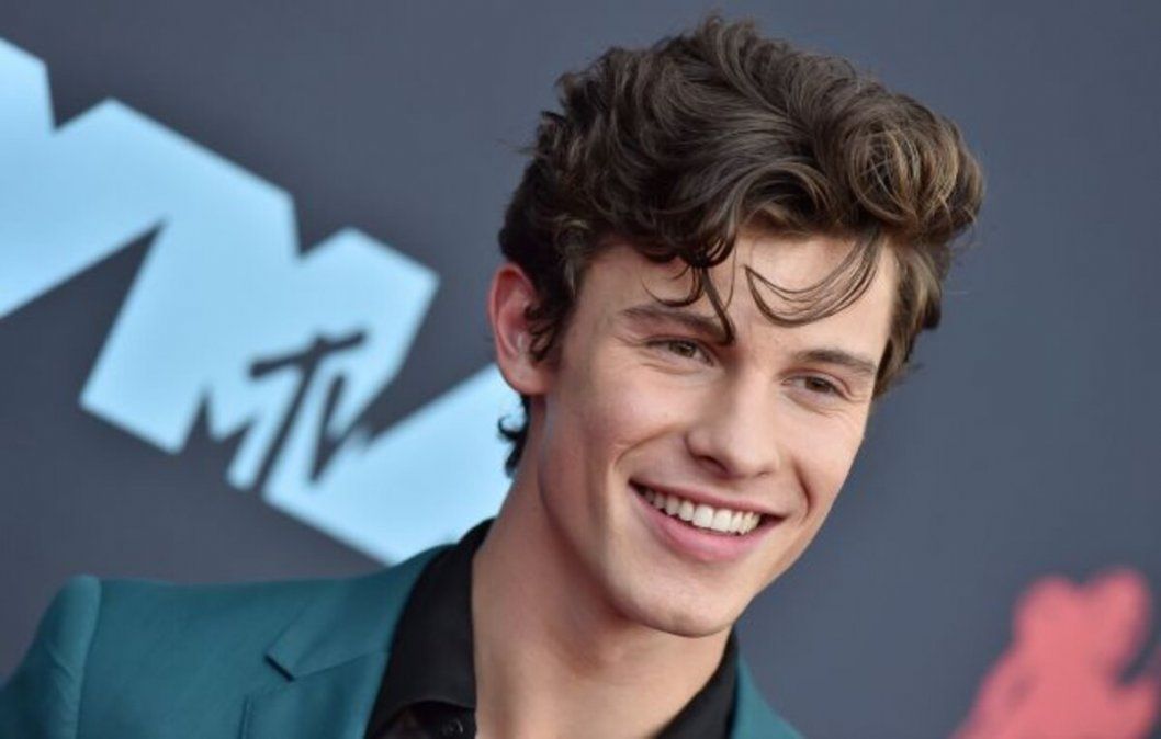 Shawn Mendes es un cantante canadiense