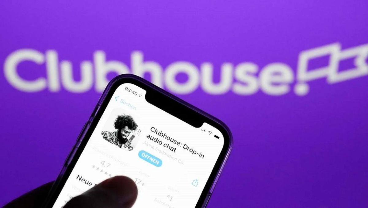 Clubhouse espera mejorar su experiencia dentro de la aplicación imitando la función de fijar enlaces