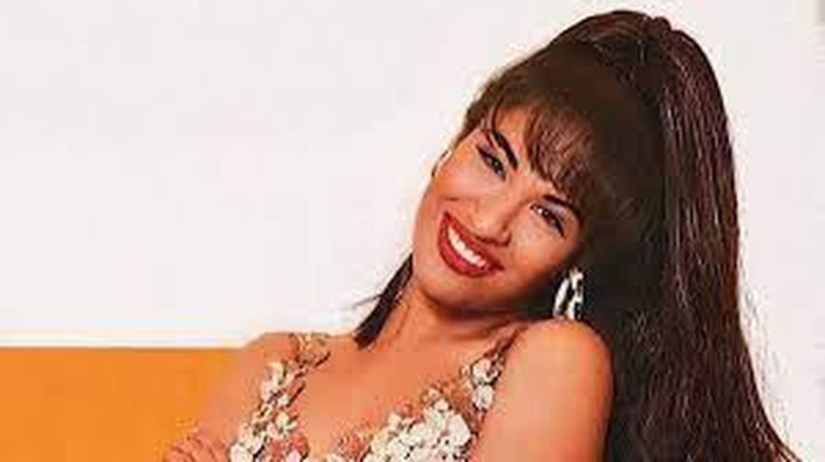 La vez que Selena Quintanilla pasó de morena a rubia