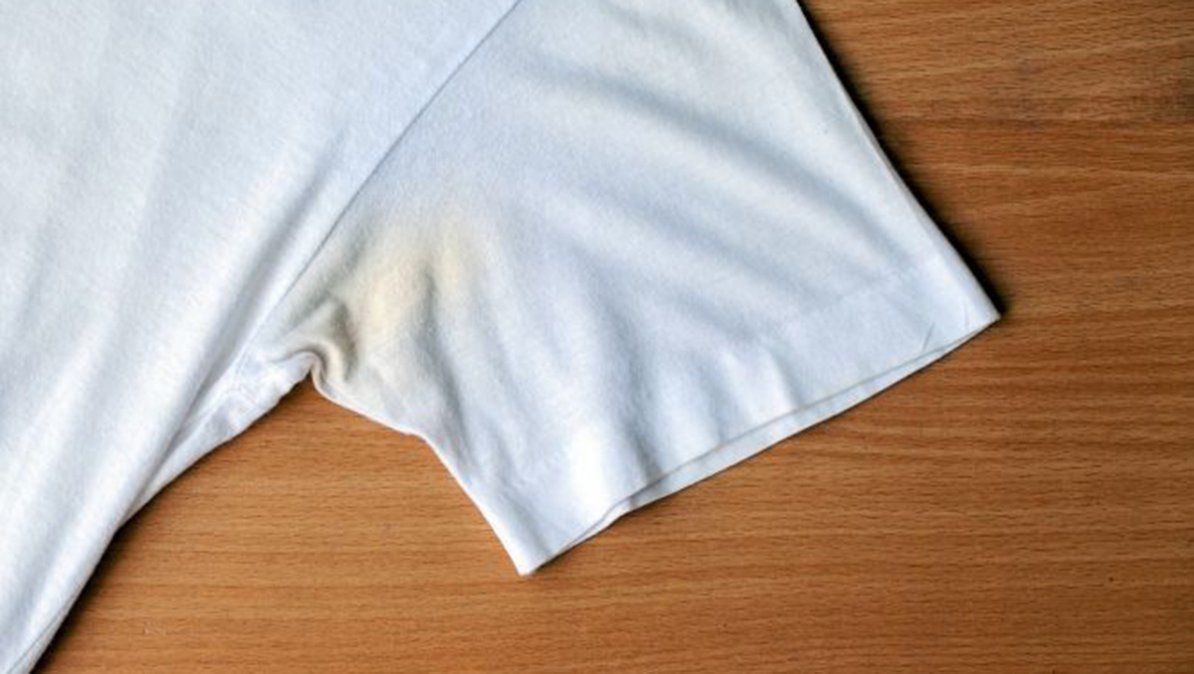 Hay trucos sencillos para quitar las manchas de la ropa blanca