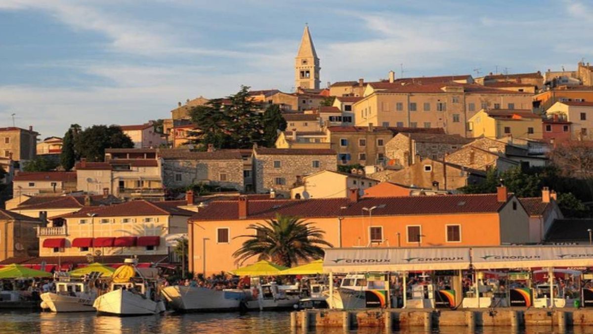 La municipalidad asevera que ya vendió alrededor de 17 casas en este lugar de Croacia La municipalidad asevera que ya vendió alrededor de 17 casas en este lugar de Croacia