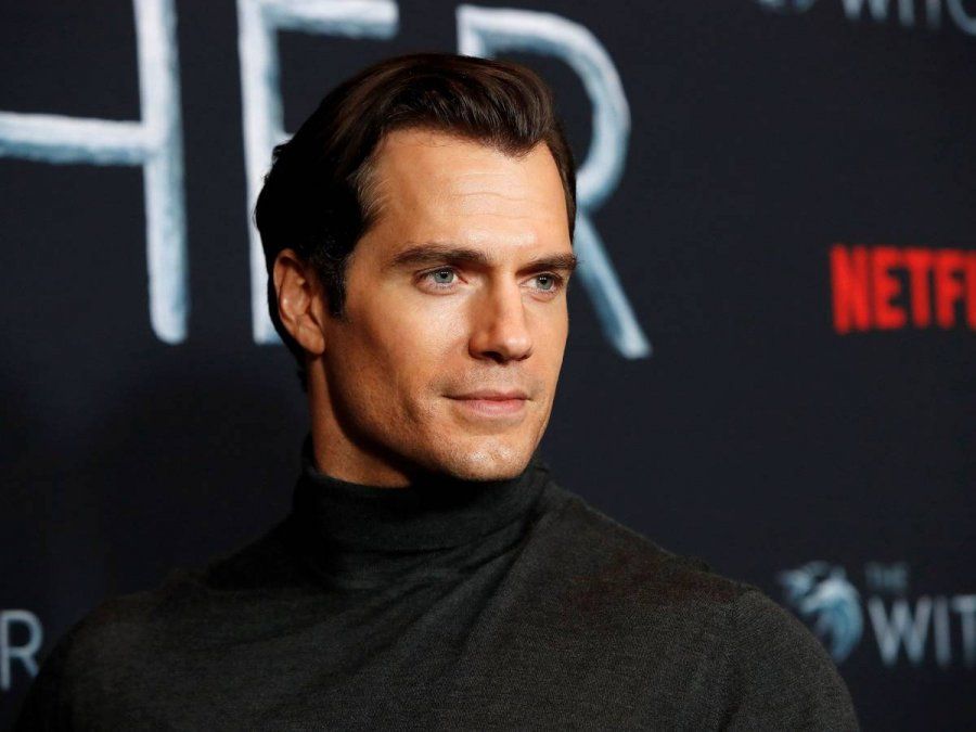 Henry Cavill no solo se luce en la pantalla Henry Cavill no solo se luce en la pantalla