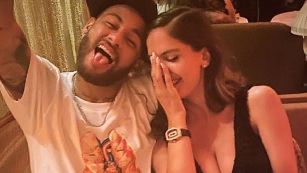 Natalia Barulich en Francia ¿Viajó para visitar a Neymar?