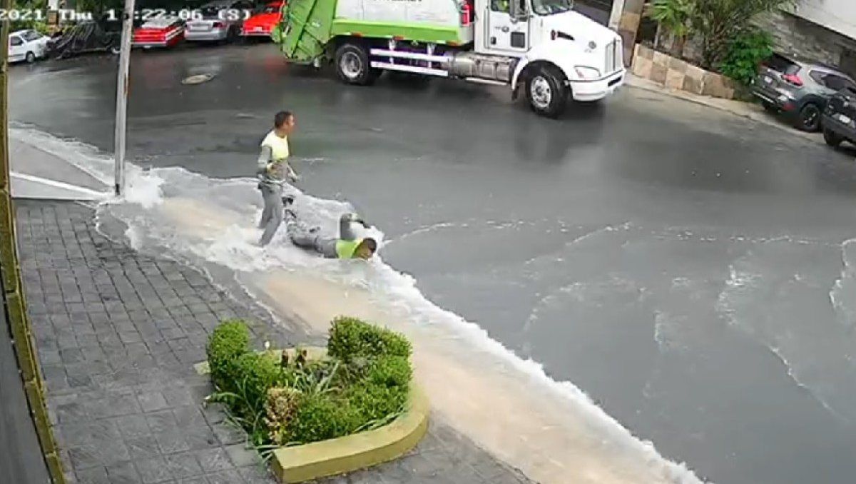 El divertido momento fue difundido a través de la red social Twitter.