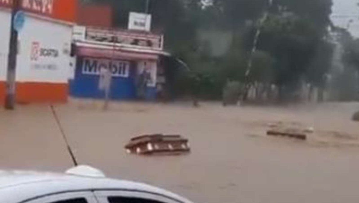 Huracán Grace hizo flotar ataúdes en Veracruz