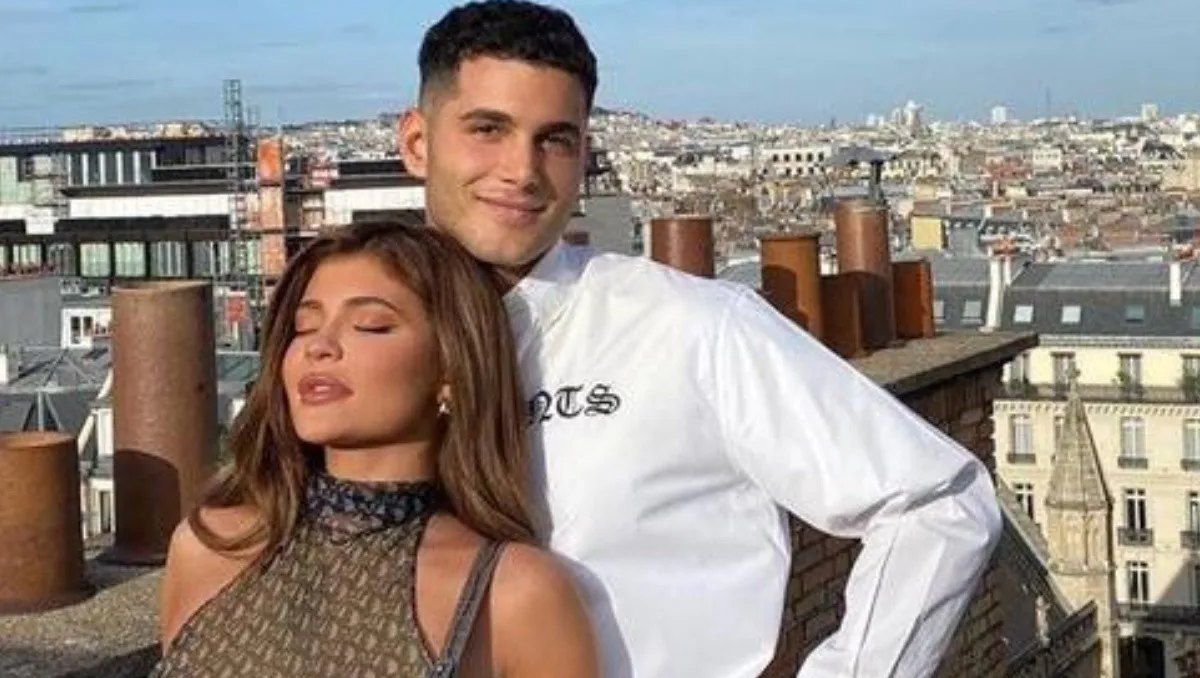 Fai Khadra suele aparecer en rdes sociales junto a Kylie Jenner. Fai Khadra suele aparecer en rdes sociales junto a Kylie Jenner.