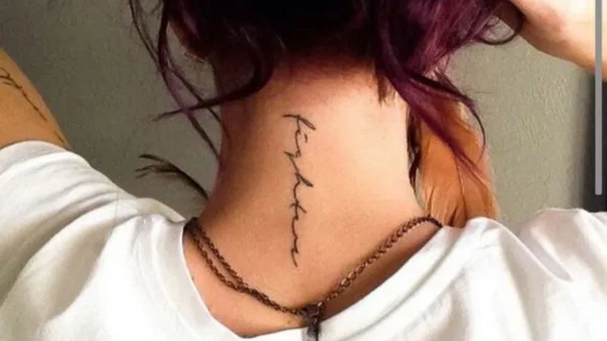 Las celebridades marcan pauta en tatuajes en el cuello
