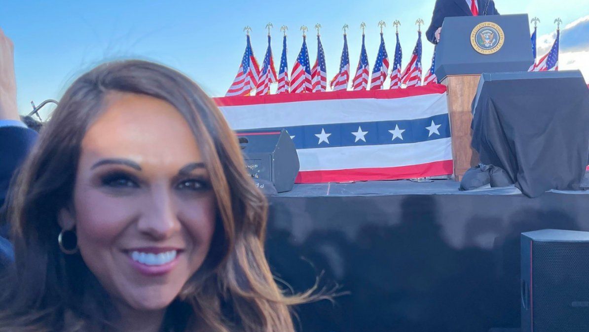 Lauren Boebert se fotografío en despedida de Trump