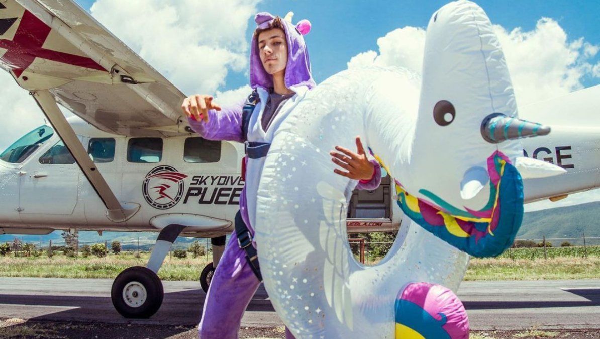 El influencer JuanPa Zurita estará saltando nuevamente en paracaídas muy pronto