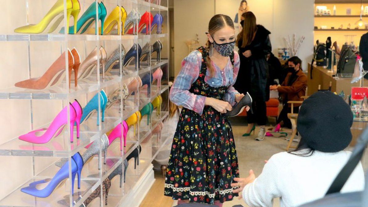 Sarah Jessica Parker no deja de sorprender con sus increíbles looks