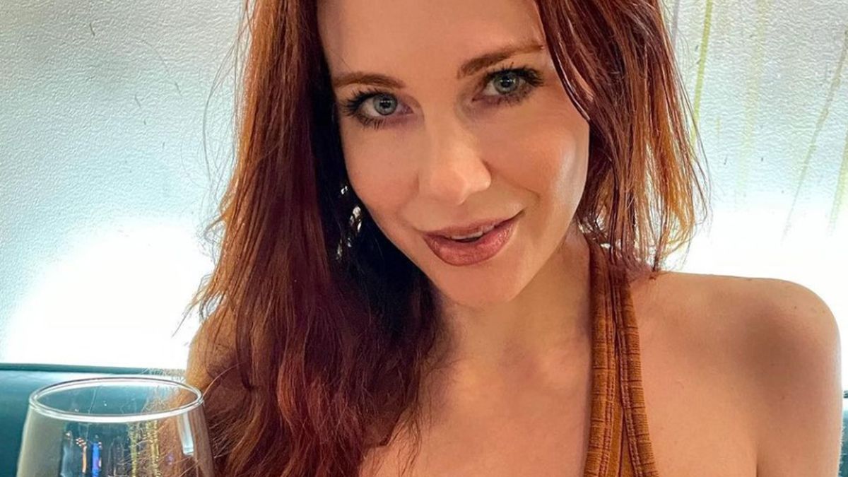 Quién más quiere brindar con Maitland Ward?