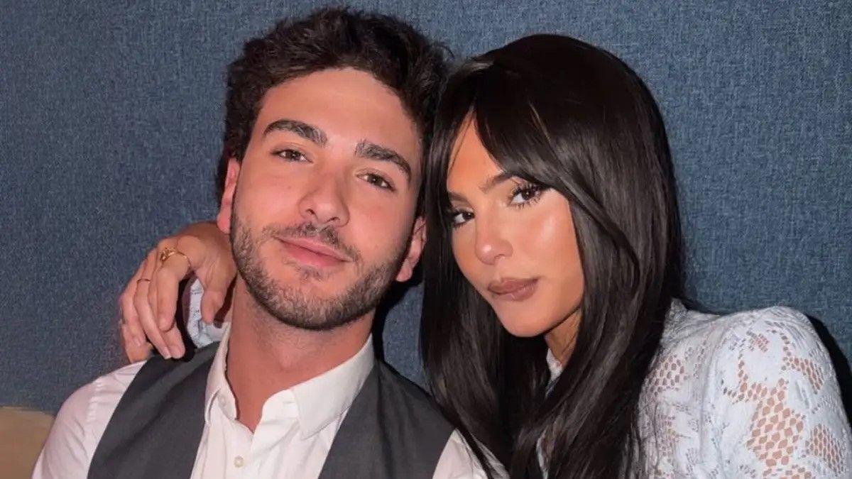 Juana Tinelli y Junior Hernández confirman su relación con tiernas fotos.