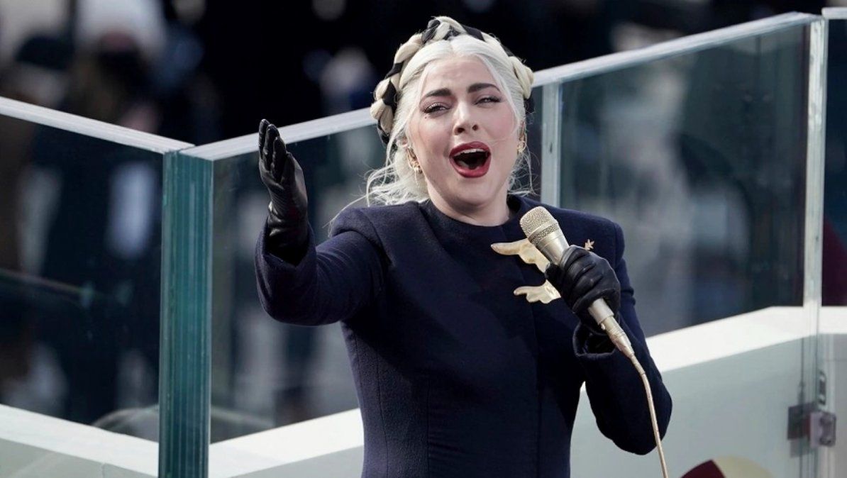 Lady Gaga cantó en la toma de posesión de Joe Biden. | Foto: wfla.com