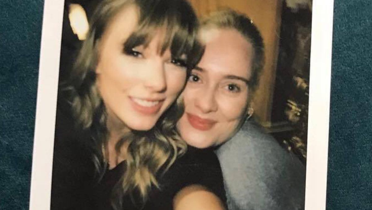 Una foto de ambas publicada en las redes sociales elevó los rumores de una colaboración juntas.