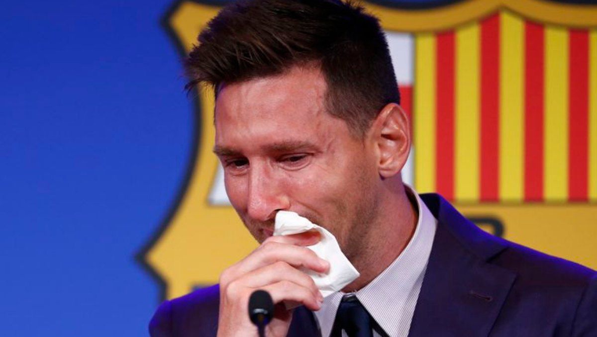 El pañuelo que Messi usó durante su despedida aún no ha sido comprado. 