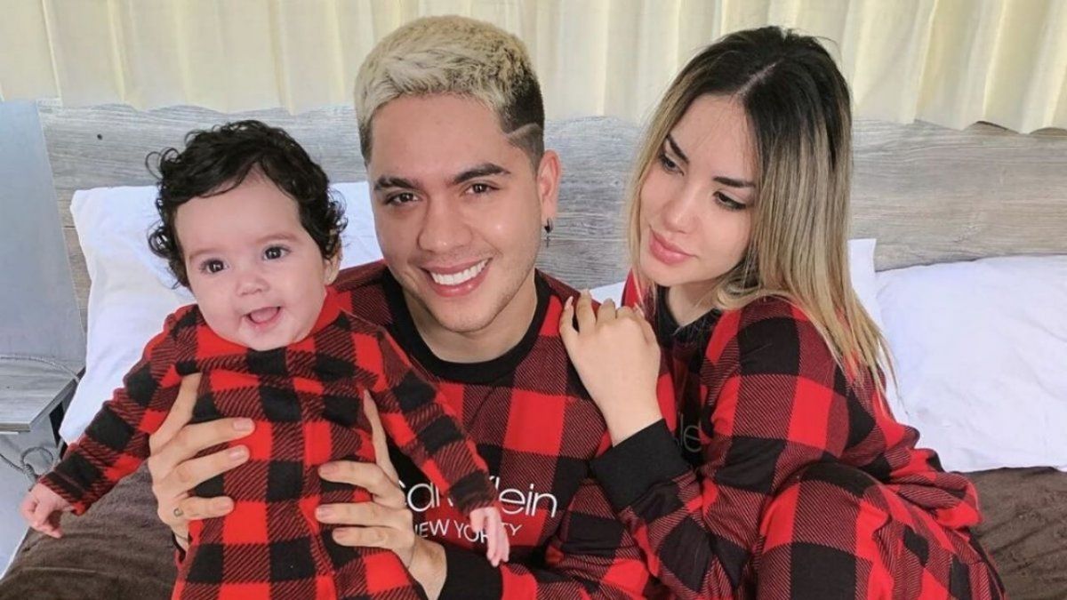 Kimberly Loaiza no puede besarse con Juan de Dios Pantoja frente a su hija