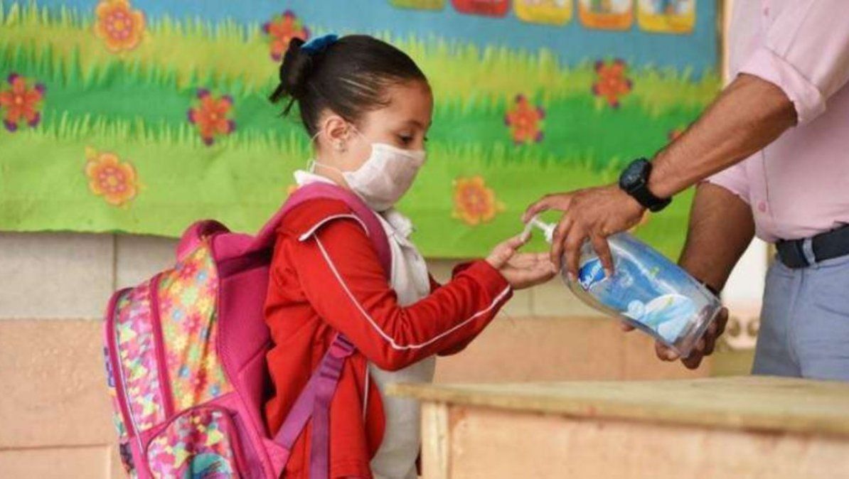 El regreso a clases ya se podrá hacer en algunos estados. | Foto: economiahoy.mx