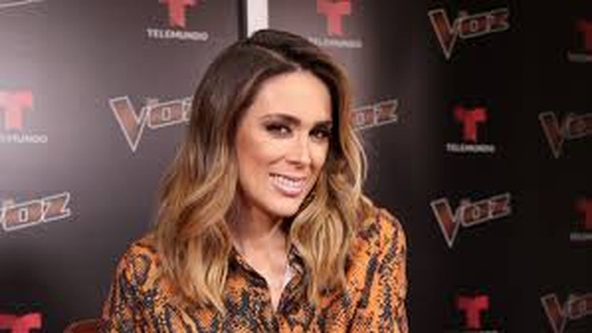 Jacky Bracamontes deslumbra en taje de baño