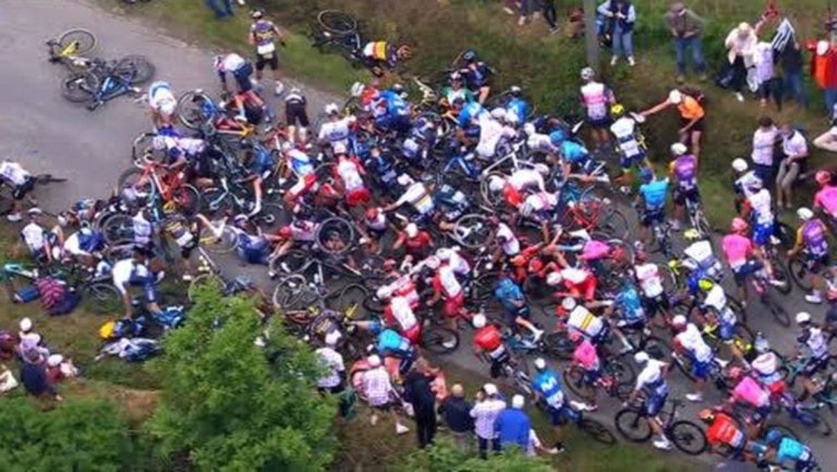 Se espera que la mujer responsable por el accidente del Tour de France tengra que afrontar multas y condenas.