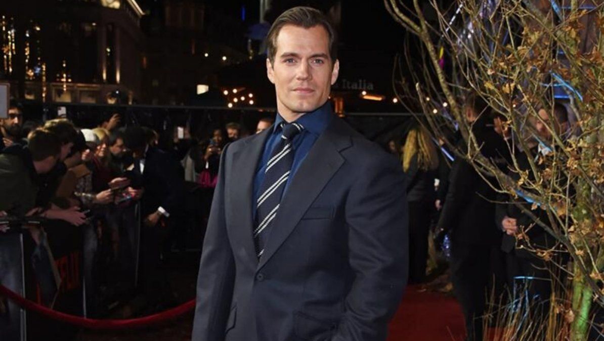 Henry Cavill es una referencia en cuanto a vestimenta elegante y estas fotos lo demuestran
