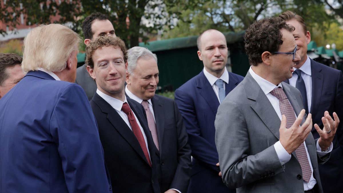 Trump y gigantes tecnológicos acuerdan autorregulación para la IA