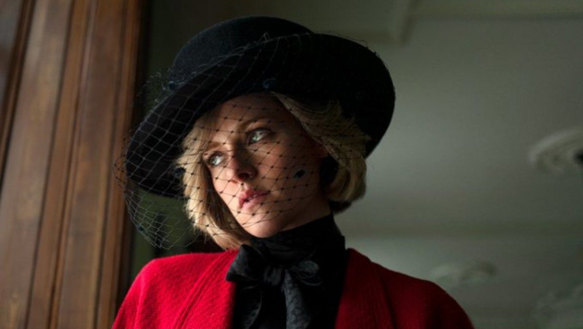 Kristen Stewart sorprendió con su gran parecido a Diana de Gales. | Foto: twitter.com