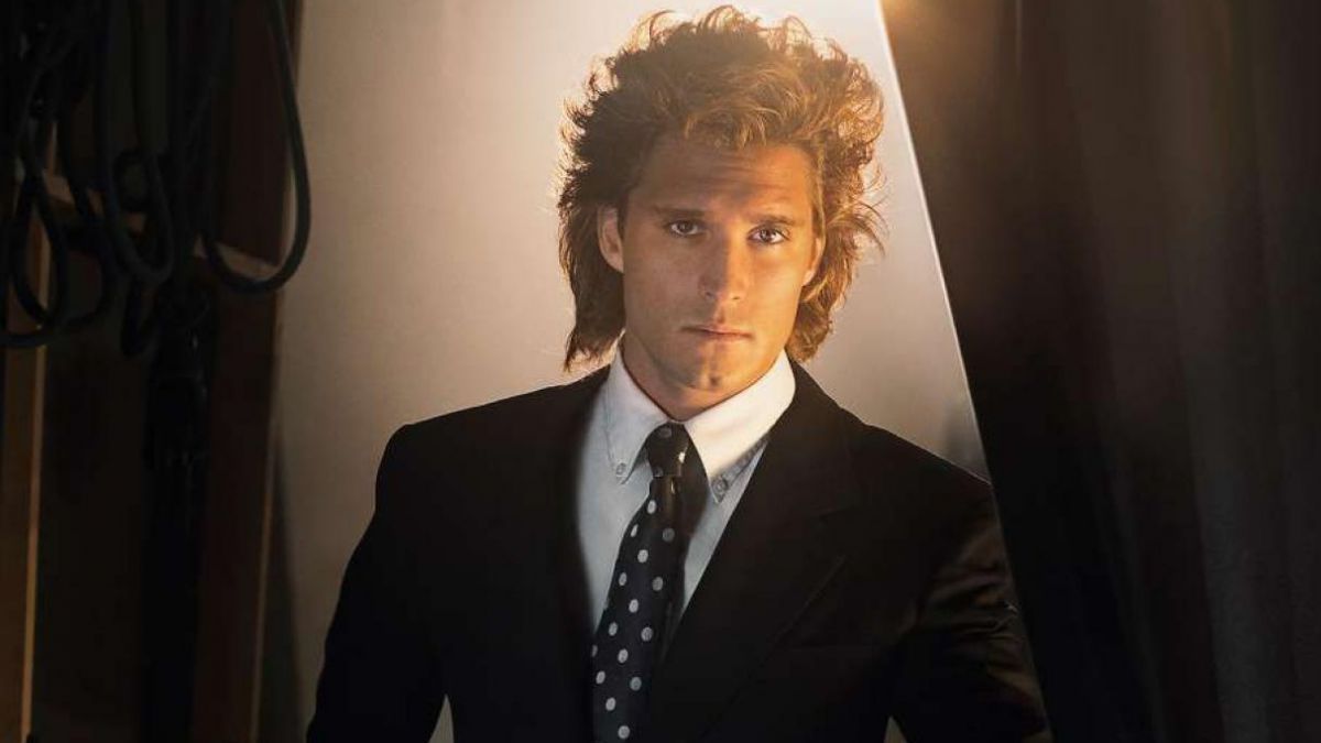 Luis Miguel es el sol de México y se encuentra interpretado por Diego Boneta