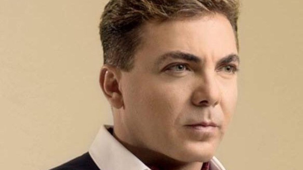 Cristian Castro confiesa su romance oculto con Angélica Vale Cristian Castro confiesa su romance oculto con Angélica Vale