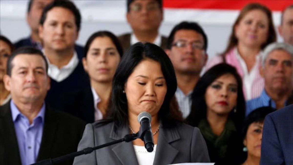 Keiko Fujimori podría no solo haber perdido la presidencia del Perú sino también terminar en la cárcel. Keiko Fujimori podría no solo haber perdido la presidencia del Perú sino también terminar en la cárcel.