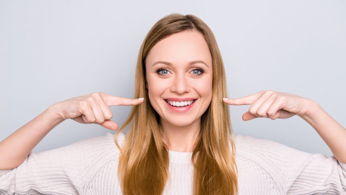 Aprende cómo blanquear los dientes con sencillos trucos Aprende cómo blanquear los dientes con sencillos trucos