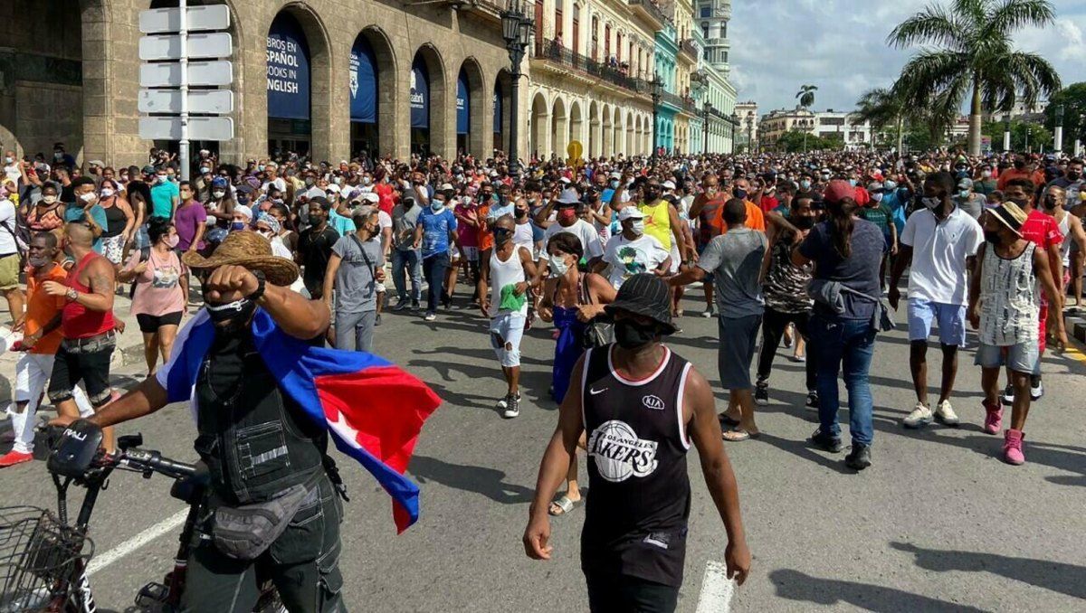 En Cuba la población está exigiendo una mejor calidad de vida. En Cuba la población está exigiendo una mejor calidad de vida.