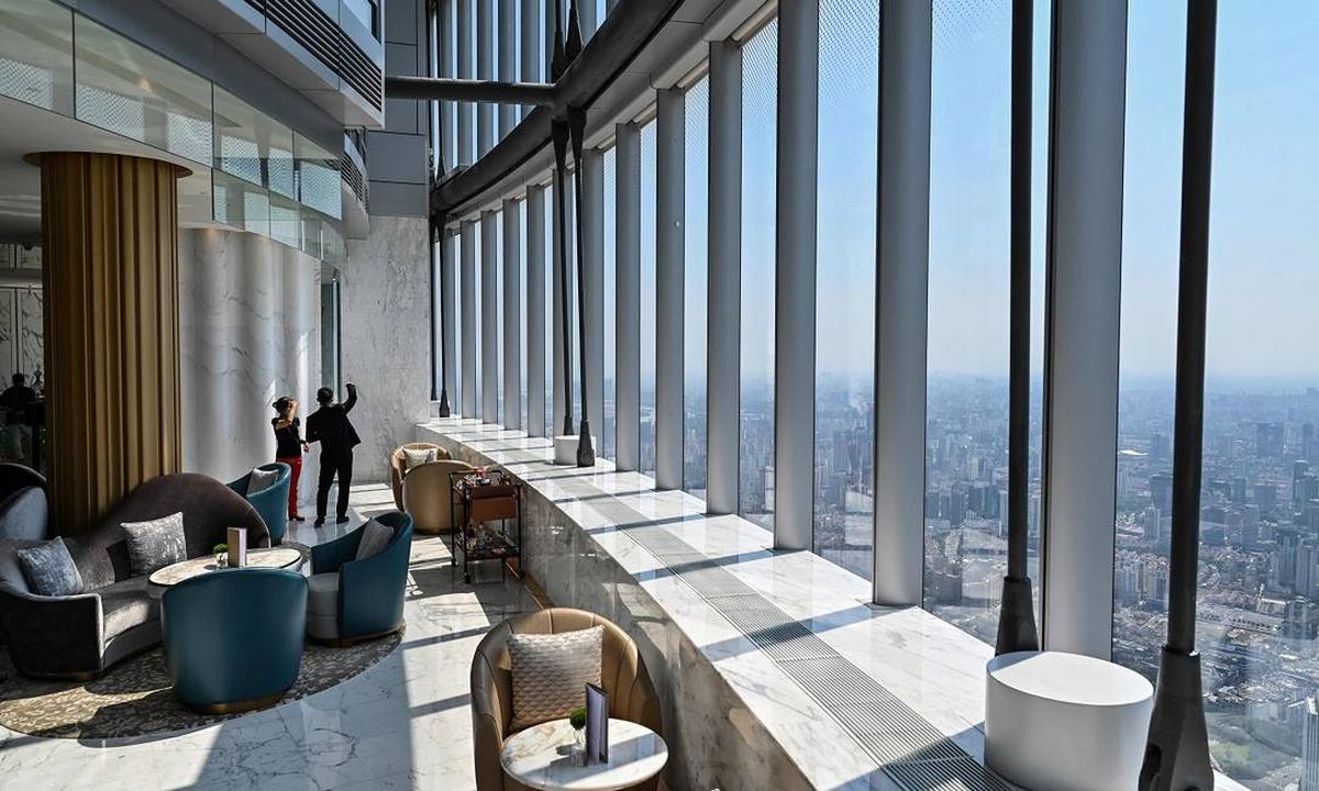 Fotos: Abre sus puertas el hotel de lujo más alto del mundo