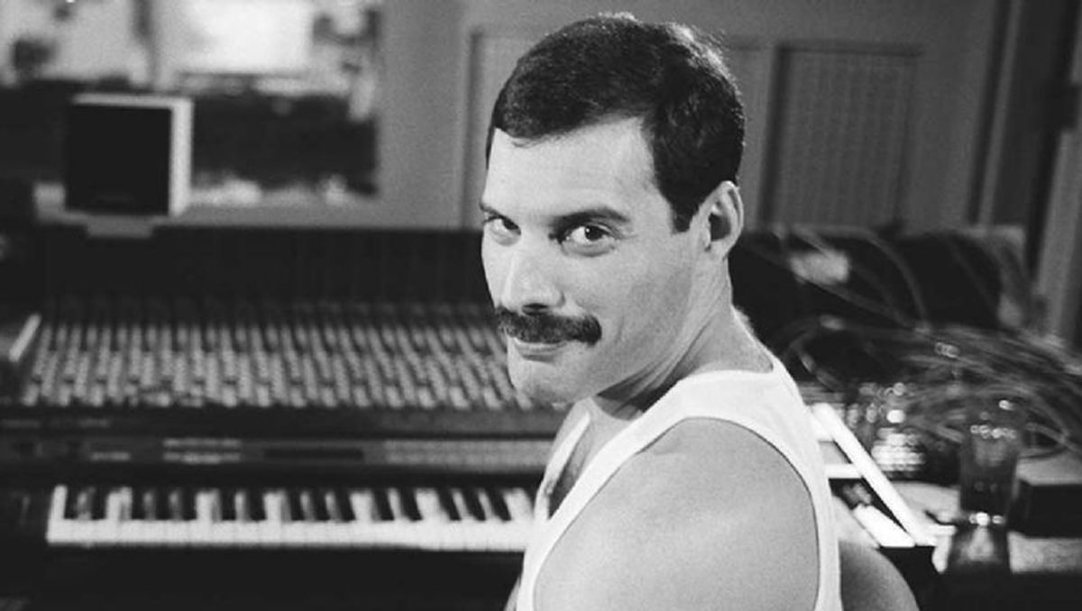 Este es el look más recordado de Freddie Mercury